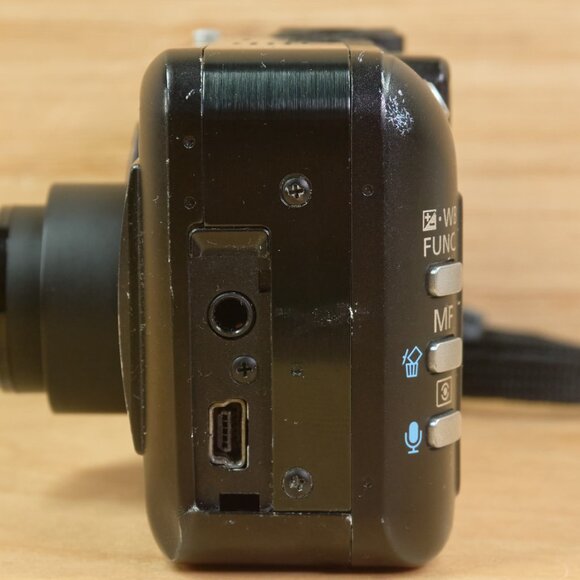 Vintage Canon PowerShot S50 5MP Digital Camera w/ 3x Optical Zoom, Made in Japan - Picture 8 of 11